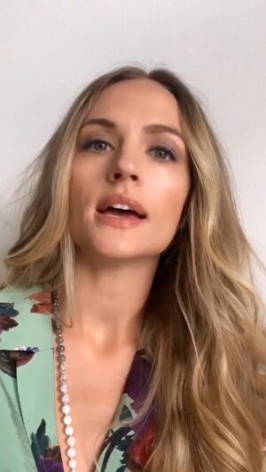 Madison Riley Instagram - Whatever ideas you buy into will eventually pay you back. Might as well choose high quality ones. Love to all my fellow human beings ✨🌟 #workyourlight