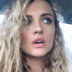 Madison Riley Instagram - Let’s hear it for endless stories and honest hips