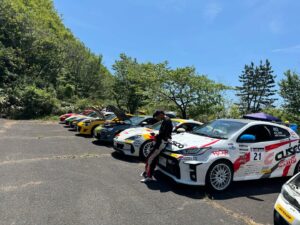 Madoka Umemoto Instagram - 全日本ラリー第4戦丹後ラリー🚗💨
このラリーではLeg2のSS5でリタイアとなってしまいました。このラリーは今年一番最初から苦戦。
ホントに難しすぎて、シリーズで戦うからこそ学べる事も沢山ありました。
モーターファンやアスキーさんでレポートを書かせて頂いているので是非見て頂けると嬉しいです。
マシンに大きなダメージを負ってしまったのですが、メカニックさんがなおして下さり今週末のモントレーも参戦！
メカニックさん始め、CUSCO Racingのみなさんには本当に感謝です🙇‍♀️
その分、今週末頑張ります！！