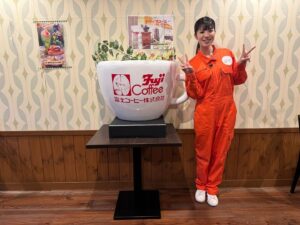 Madoka Umemoto Instagram - クローバーTVの梅本まどかのアマsiri🍀
5月はあま・大治エリアでした！
入口にめちゃくちゃ目立つあるものが😳
他にも驚くような展開にびっくりしちゃいました👀
喫茶店ではナポリタン🍝
今回も盛りだくさんで楽しかったです😊
毎月1〜10日の8時20分〜と20時25分〜放送です🌟
来月もお楽しみに🤗❤️
.
#クローバーTV #梅本まどか　#あまsiri #大治町　#あま市
#喫茶店　#入口　#こだわり　#置物　#動物　#びっくり　#可愛い　#来月も　#見てね