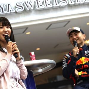 Madoka Umemoto Instagram - 岩佐歩夢選手がプロデュースのイベントに4月21日ゲストとしてトークショーに参加させて頂きました🏎️💨
ジャズドリーム長島ということでよく行く場所でのイベント。そして、今大注目の岩佐選手プロデュースのイベントに参加させて頂けてホント嬉しかったです😆❤️
MCは5年くらい顔見知りだけどご一緒するのはお初なみかっちゃんでテンション上がりました♪
もう嬉しい、楽しいが溢れ過ぎてあっという間な時間😂💦
岩佐選手のしっかりしている大人びた一面と年相応の可愛らしさがとても素敵で、またeスポーツの大会でレースするとなった時のオーラの違いがホントにかっこよかったです☆ °
はぁ。幸せな時間でした🥰
生憎のお天気でしたが来てくださったみなさん、ありがとうございました☆ °
.
#sf #イベント　#岩佐歩夢　#プロデュース　#イベント　#ジャズドリーム長島　#地元　#今　#大注目　#選手　#念願の　#みかっちゃん　#嬉しかった　#楽し過ぎた　#ご褒美　#みたいな感じ  #かっこいい　#実車　#展示　#すごっ　#幸せ　#ありがとうございました  #梅本まどか　#珍しく　#私服