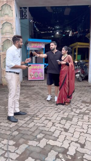 Maera Mishra Instagram - Aadat si hai mujhko aese jeene mein 🤣🤣🤣

#reels #funnyreels