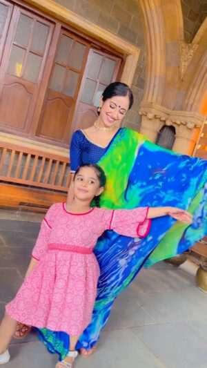 Maera Mishra Instagram - Mera chota sa saami. ✨❤️
Keeping up the trend with our lill one😘
#angaaron #sami #saami #pushpa #pushpa2 #alluarjun #rashmikamandanna #bhagyalakshmi #trending #trendingreels #dance @actor_trisha12 @alluarjunonline @rashmika_mandanna