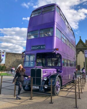 Mafalda Tavares Instagram - Harry Potter Studios 💜 Parte 2/3
“São as nossas escolhas que revelam quem realmente somos, muito mais do que as nossas habilidades” quem diz esta frase no filme Harry Potter e a Câmara Secreta?

#harrypotter #harrypotterfan #harrypotterworld #harrypotterstudios #harrypotterstudiotour #harrypotterstudioslondon #harrypotterstudiotourlondon #warnerbros #warnerbrosstudios #london #londres #londonactivities