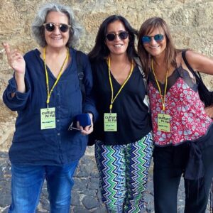 Mafalda Veiga Instagram - Minha querida querida Maria, vais fazer-nos tanta falta. Obrigada pelo privilégio da tua alegria, do teu génio, da gentileza tão pura e genuína do teu coração. Não imagino o mundo sem a certeza de ti mas voa alto, como o anjo que sempre foste, com a certeza do amor de tantos que te amam tanto e que nunca mas nunca irão largar a tua mão. 

Com a Filipa Leal e com o Pedro Rapoula em dias como os de sempre contigo: felizes. ❤️

@mariaquintans