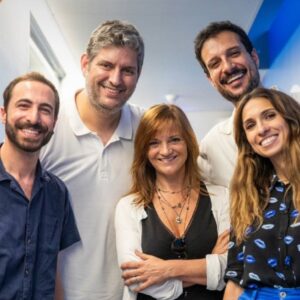 Mafalda Veiga Instagram - Hoje estive na @renascenca com estes três incríveis radialistas @filipagalrao @renatoduarteee e @danielhleitao no seu T3. Não foi só hoje que me fizeram companhia, fazem sempre, e foi muito muito bom estar com eles. Fui tocar “de fio a pavio” uma canção nova, acompanhada pelo @franciscomedinamusic e conversar sobre muitas coisas e também sobre o meu novo EP. Obrigada e até breve! ❤️🎸