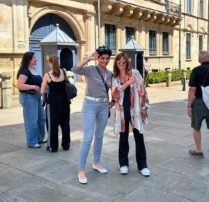 Mafalda Veiga Instagram - Foi muito inesquecível mesmo ter estado no Luxemburgo, a convite do @ccp_luxemburgo (Instituto Camões) e da sua maravilhosa diretora @_adilia_carvalho_  Foi muito inesquecível mesmo assistir ao lançamento da edição francesa do Vale Formoso da @filipaleal_oficial traduzido pela @sonia.marcia.barbosa.dasilva e à sessão de poesia no Centre national de littérature, onde houve uma homenagem tão bonita à nossa tão tão querida @mariaquintans Foi muito inesquecível tudo. Muito muito obrigada.❤️