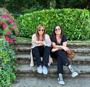 Mafalda Veiga Instagram - Foi muito inesquecível mesmo ter estado no Luxemburgo, a convite do @ccp_luxemburgo (Instituto Camões) e da sua maravilhosa diretora @_adilia_carvalho_  Foi muito inesquecível mesmo assistir ao lançamento da edição francesa do Vale Formoso da @filipaleal_oficial traduzido pela @sonia.marcia.barbosa.dasilva e à sessão de poesia no Centre national de littérature, onde houve uma homenagem tão bonita à nossa tão tão querida @mariaquintans Foi muito inesquecível tudo. Muito muito obrigada.❤️