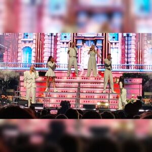 Magalie Vaé Instagram - Retour sur une très belle soirée

Partager ce concert avec ma fille a été très émouvant ...
Et bien-sûr cela m'a rappelé énormément de souvenirs ...

Bravo à cette nouvelle promo Starac pour ce très beau concert ! 

#staracademy #concert #staracademy11 #tours #souvenirs #emotion #mereetfille