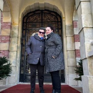 Magalie Vaé Instagram - Très belle fête à toutes les mamans 🥰

Et principalement à la mienne que j'aime de tout mon cœur...

Bonne fête maman... Je t'aime ❤️😘