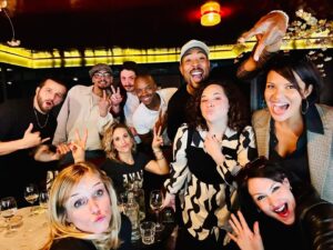 Magalie Vaé Instagram - Mon dieu que je les aime...❤️ 

#Starac5 #staracademy #cacestfait #retrouvailles #18ans #famille #love

@jeremyamelin @gregoire.bouriott @pierremathyss @alexiacoachvocal @jlguizonne @emilieminatchy_officiel @quaresma922 @maudverdeyen_officiel @elyannebreton
