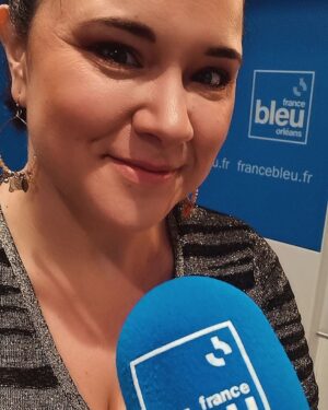 Magalie Vaé Instagram - Vous n'avez pas pu écouter mon passage sur @francebleuorleans en direct ? 

🎧 Voici le podcast ⬇️ https://www.francebleu.fr/emissions/le-coup-de-coeur-france-bleu/orleans

#francebleu #orleans #loiret #promo #single #concert #actu #staracademy