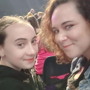 Magalie Vaé Instagram - Retour sur une très belle soirée

Partager ce concert avec ma fille a été très émouvant ...
Et bien-sûr cela m'a rappelé énormément de souvenirs ...

Bravo à cette nouvelle promo Starac pour ce très beau concert ! 

#staracademy #concert #staracademy11 #tours #souvenirs #emotion #mereetfille