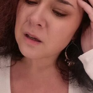 Magalie Vaé Instagram - EST-CE QUE TU M'AIMERAIS SI
➡️ NEW SINGLE 

#single #acapella #chant #live #voix #magalievaé #staracademy