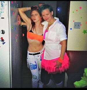 Magda Apanowicz Instagram - #fbf to a time we could all hug, play, laugh in one room together. Often I’m comfortable hiding on my  own, like a Bear nuzzling his nook of solitude, at home... Now that I have no choice, it’s different. This was one of my favorite shin digs I put on for friends. Instead of a “House Warming Party” We threw a “House Glowing Party”. White shirts, neon anything, glow sticks, fire pits and walls to paint on! #covid_19  @maggiebluwho @insanity_driven @ashleemmurray