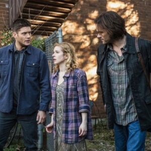 Magda Apanowicz Instagram - You guys getting pumped for this weeks NEW ep. of #Supernatural - I AM! Like a Bear with sticky paws waitin’ on his fresh from the oven, melted bowl of Nacho’s. w/ the warmly dressed @jensenackles & @jaredpadalecki (Vancouver be cold, yo!) Watch @supernatural April 5th, 8/7c TheCW