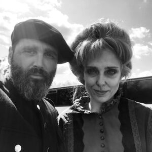 Magdalena Koleśnik Instagram - #drunkhistory #mariasklodowskacurie #comedycentral  fot. @janmacierewicz  z @piatkowskikrzysztof @szymonmyslakowski