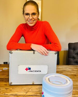 Magdalena Margulewicz Instagram - Z okazji Nowego Roku postanowiłam zadbać o spokój ducha i sprawdzić co tam słychać w moim organizmie. Zabiegani , zmęczeni, zajęci tysiącem spraw zapominamy często o tym , jak ważna jest profilaktyka . Ja mam tendencje dbania w zakresie zdrowia o cały świat- siebie zostawiajac na szarym końcu. Dlatego z radością przyjęłam propozycje @upacjentapl i zrobilam rozszerzone badania krwi. Jakie to łatwe ,kiedy bez wychodzenia z domu można to zrobić. Punktualni , fachowi i niezwykle uprzejmi . Polecam z pełna odpowiedzialnością. Z radością przekazuje informacje ze do końca lutego na hasło : POSTANOWIENIA-MAGDAM100 otrzymacie 100 zł rabatu (!!) na caly zamówiony koszyk powyżej 350 zł. ❤️trzymajcie się zdrowo😘 #współpracakomercyjna # @upacjentapl
