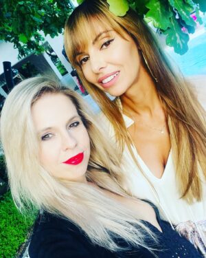 Magdalena Margulewicz Instagram - 45💪💕jestem szczęściarą. Życzę Wam wszystkiego najlepszego. Bądźcie dla siebie czuli i łagodni. Dziekuje wszystkim , których dane mi było spotkać. Jesteście nauczycielami światła. #happybirthday #happyday #happy #💕