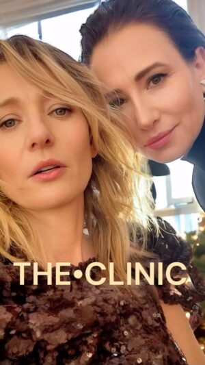 Magdalena Popławska Instagram - 5 dni do świąt! 🎄 Jeśli nie masz jeszcze prezentu to z siostrą polecamy magiczne pudełko od @theclinic_warsaw 🎁 a w nim znakomite dermokosmetyki • The Dermocosmetics • i voucher na dowolne zabiegi w The Clinic 👉🏼 Ofertę mają bogatą, zabiegów bez liku dla każdego w każdym wieku, również dla panów 🤩🎄😎🌲🥳🎄
Prezent możesz zamówić stacjonarnie lub telefonicznie, dzwoniac pod numer  48 783 781781, z opcja dostosowania kwoty
do Twoich potrzeb i preferencji.
Pięknych świąt i udanych prezentów pod 🌲
www.the-clinic.pl 🫵🏻

@theclinic #theclinic #uwydatnijswojepiekno #enhanceyourbeauty #zdrowaskora 
#pieknaskora #laseroterapia #trychologia #dermatologia #medycynaestetyczna #kosmetologia #współpraca #siostry #siostrypoplawskie