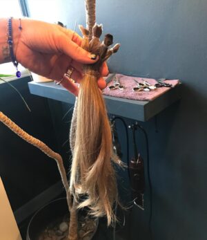 Mageina Tovah Instagram - ✂️
Gave my hairs to kiddos who need wigs 💕
.
.
.
#donate #donatehair