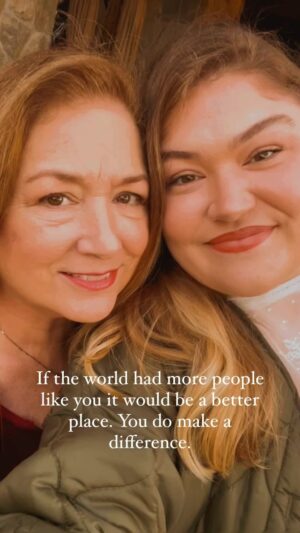 Maggie Egan Instagram - She’s a good egg, my girl. Love you @emmieec96 ❣️
.
.
.
#grateful #lovemydaughter 
👁️❤️🫵
#lettherealyoushine