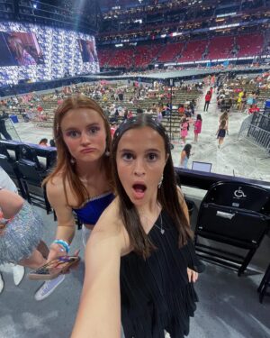 Maggie Elizabeth Jones Instagram - ✨ It’s been a long time coming (Maggie’s Version) @taylorswift ✨
// Swipe for a pic from my first Taylor Concert🥹 #TStheerastour #AtlantaTStheerastour