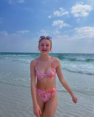 Maggie Elizabeth Jones Instagram - Just a really big pool 🌊 ☀️