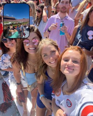 Maggie Elizabeth Jones Instagram - Fall semester has been real😘 See you next year @auburnu