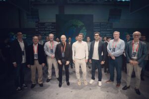 Magnus Carlsen Instagram - Looking back at fun times during WorldQuant BRAIN’s International Quant Championship Global Finals, 2023!
Had a nice chat with Chief Strategy Officer, Nitish Maini, discussing my career so far and exploring connections between chess and quantitative finance. Did a fun simul, taking on Founder/CEO, Igor Tulchinsky, plus 19 other WorldQuant team members and IQC finalists.