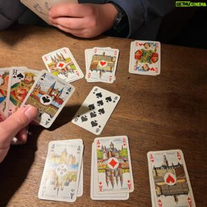 Magnus Devold Instagram - Jeg feirer bursdag i Amsterdam og får spille idiot med Amsterdams hyggeligste kortstokk (og en idiot)