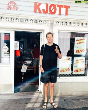 Magnus Devold Instagram - Ute og ser etter nye kjøtt-skilt