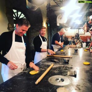 Magnús Scheving Instagram - Working on my cooking skills in Italy 🥄🍅🍴#spotacook #cooking