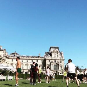 Magnús Scheving Instagram - To move is inspirational and art of our bodies .... loving this moment of louvre and people creating moments #dynastic #paris #louvre