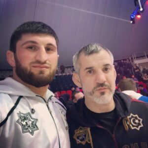 Magomed Ankalaev Instagram - С легендой 🦁☝️#Бувайсар#Сайтиев#анкалаев#чечня ##instagood, #fashion,#photooftheday#ankalaevmagomed#ufc