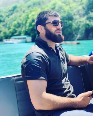 Magomed Ankalaev Instagram - 😎 relaxation ✋#природа#отдых#коньен#горы#горцы#селфи#приключение#красота#зубутлимиатли#мма#бои#кикбоксинг#успех#цель#дагестан#юфс#магомеданкалаев#мотивация#ufc#вершина#mma#boxing#sport#