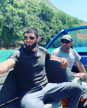 Magomed Ankalaev Instagram - 😎 relaxation ✋#природа#отдых#коньен#горы#горцы#селфи#приключение#красота#зубутлимиатли#мма#бои#кикбоксинг#успех#цель#дагестан#юфс#магомеданкалаев#мотивация#ufc#вершина#mma#boxing#sport#