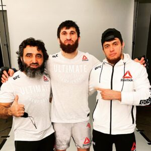 Magomed Ankalaev Instagram - Ассаламуалейкум, приветствую всех , огромное спасибо всем кто болел и пережевал , баркала всем за поздравления , Бой был не легким но в любом положении хвала Всевышнему . Все вместе дружно идём дальше и выше , до новых встреч.#ankalaevMagomed#insagood#спорт#ммa#ufc#vegas#дагестан#wrestling#boxing#чечня# @akhmat_mma