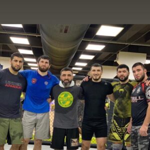 Magomed Ankalaev Instagram - 🦁С лучшими в своём деле,🦁 с лучшим тренером @sukhrab_magomedov #спорт#бои#бокс#борьба#спаринги#дагестан#анкалаев#ufc#boks#russia#Ахмат#махачкала#мотивацияспорт#цельжизни#вершина#грозный#мечта#мма#russia #юфс#тяжи##instagood, #fashion,#photooftheday