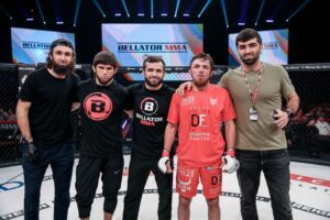 Magomed Magomedov Instagram - Ассалам алейкум всем большое спасибо за поздравления , тяжелый бой получился тем слаще победа 😊✊🏻 и хочу поблагодарить свой клуб @dagestan__fighter и братский клуб @nurmagomedov_mma_school за помощь и предоставленные условия 💣 и всех тренеров @magomedgadzhi_abakarov @mega_maga_offical_  @magomedgadgi @mansur_uchakaev_dfteam и спарринг партнёров  @gafurovmma @khavalov.renat @kasum___kasumov @magomedrasul_khasbulaev и конечно ещё своих братьев которые последние две недели были рядом @zabit_magomedsharipov @timurvaliev_df  @khizriew111 @aminulla_suleymanov  Thanks to my managers for everything they do for me ✊🏻😊 @aliabdelaziz @rizvan_magomedov