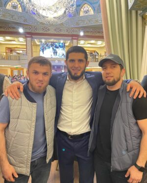 Magomed Magomedov Instagram - Поздравляю брат с бракосочетанием @islam_makhachev , пусть Аллах соединит вас во благо, ниспошлет свою милость и одарит праведным потомством ☝🏻