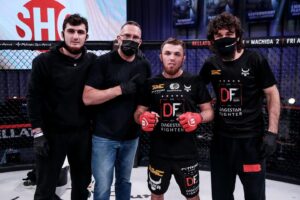Magomed Magomedov Instagram - Альхамдулиллах ☝🏻 работа проделана двигаемся дальше 🥊💪🏻 @dagestan__fighter @fitroo_by_khabib @bukaboxing