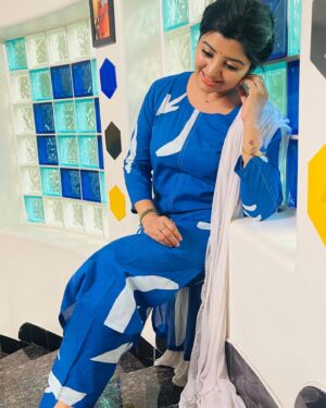 Mahalakshmi Shankar Instagram - 1. Blue Kurti
 - **Design:** Blue with white abstract patterns.
 - **Style:** Straight-cut, full sleeves, round neckline.
 - **Fabric:** cotton, good for casual wear.
 
2. Red kurti
 - **Design:** Red with white and mustard yellow traditional patterns.
 - **Style:** Three-quarter sleeves, V-neckline.
 - **Fabric:** cotton, suitable for festive wear.
 - **Set:** Comes with a mustard yellow dupatta and matching red pants.

These beautiful cotton kurti sets are from @_lady_love_29