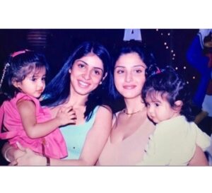 Maheep Kapoor Instagram - Happy 50th Bhavana ❤️❤️🕺🏻🕺🏻🕺🏻🤗🫶🏼 Here’s to 50 more years of craziness 🥂❤️🤗 .. Health , happiness & more adventures together ❤️🧿🙌🏼