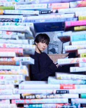 Mahiro Takasugi Instagram - 本日発表になりました、「漫画喫茶・タカスギへようこそ」がまとめられて本になります！発売は4月3日！初のフォトエッセイ！イベントもさせて頂くという事で楽しみです！詳細については後日発表になりますのでお待ちください！