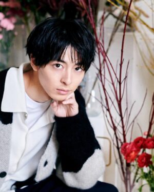 Mahiro Takasugi Instagram - 取材時の写真！
一枚目はUSAGIONLINEさん！二枚目は部屋活ピアノサイトさん！要チェックです！あ、ハッピーバレンタインです。鼻血にお気をつけください。
#usagionline #部屋活ピアノ
