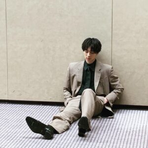 Mahiro Takasugi Instagram - 先日の舞台挨拶の取材中の写真。インスタライブの動画一週間限定って言っちゃいましたが、もう少し伸ばそうかと思います🤔