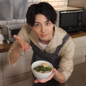 Mahiro Takasugi Instagram - 皆さんこんばんは！高杉です。皆さん、フィリピン料理に挑戦している高杉、チェックしてくださいましたか？？今回は「ポークシニガン」に挑戦しています！美味しいですよ！因みに、僕は家で「チキンアドボ」作ってみました！是非皆さんもお家で挑戦してみてください！
#おうちでフィリピン　#もっと楽しいフィリピン #フィリピン料理にチャレンジ　#ポークシニガン　#チキンアドボ
