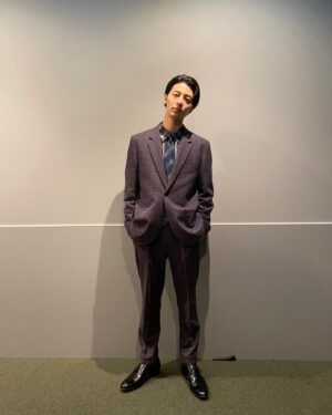 Mahiro Takasugi Instagram - 先日、映画『異動辞令は音楽隊!』完成披露試写会でした！
8月26日(金)公開です！
内田監督や阿部さんはじめ共演者の皆さんに久しぶりにお会いして、昨年の撮影を思い出しました！
皆さまにサックス姿を見てもらえる日を楽しみにしています！
よろしくお願いします！

#異動辞令は音楽隊

#PSPaulSmith