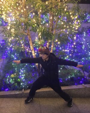 Mahiro Takasugi Instagram - 滑り込みメリークリスマス🎄
クリスマスっぽいところでクリスマスっぽい格好して撮ってきました。
#セーフ　#メリークリスマス